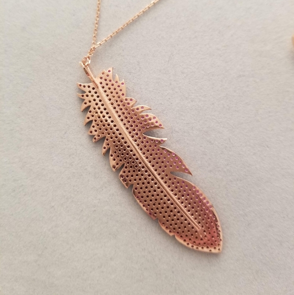 💥HOST PICK!! 💥Red ruby rose gold feather set 🥳 - Picture 4 of 7